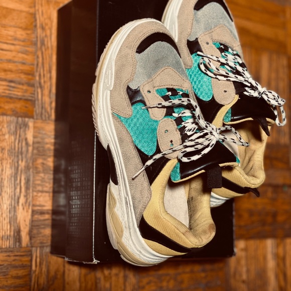 Multi coloured trendy sneakers - Picture 3 of 3